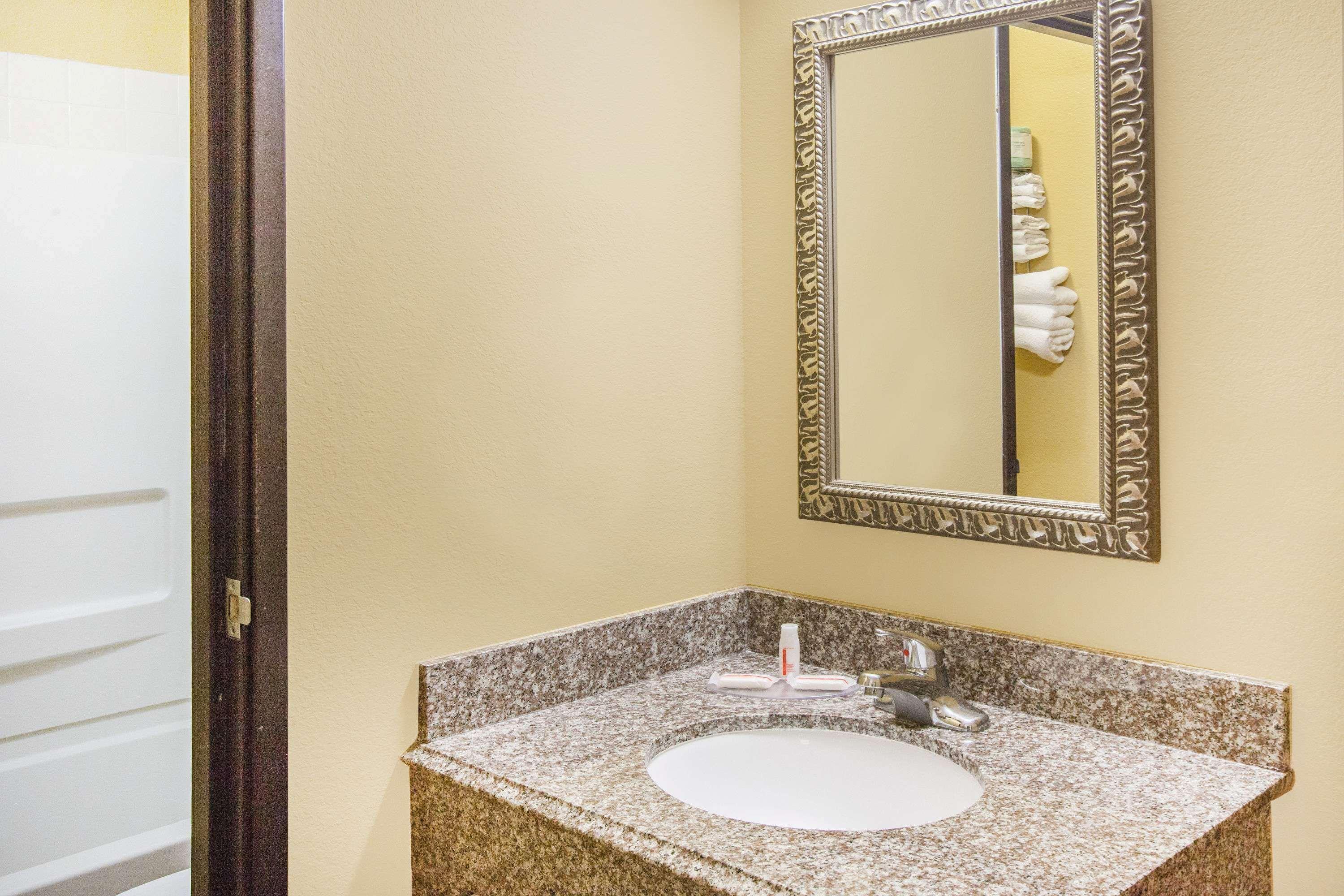 Super 8 By Wyndham Van Buren/Ft. Smith Area Εξωτερικό φωτογραφία
